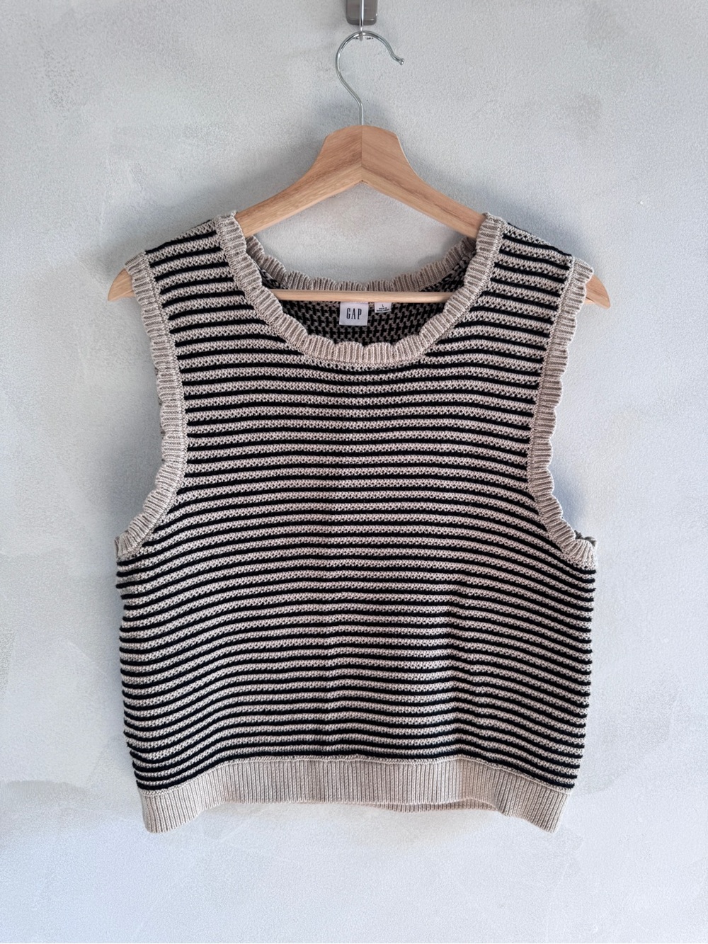 GAP - Black and Cream Striped Knit Vest - Size L